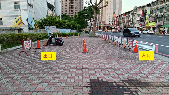 機車駐車彎接送圖示